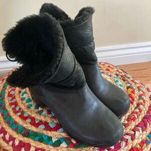 Dansko leather  sheepskin heeled boots